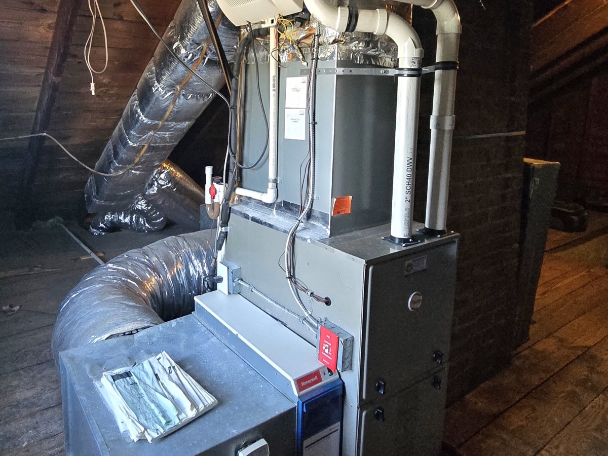 Residential furnace and connected ductwork